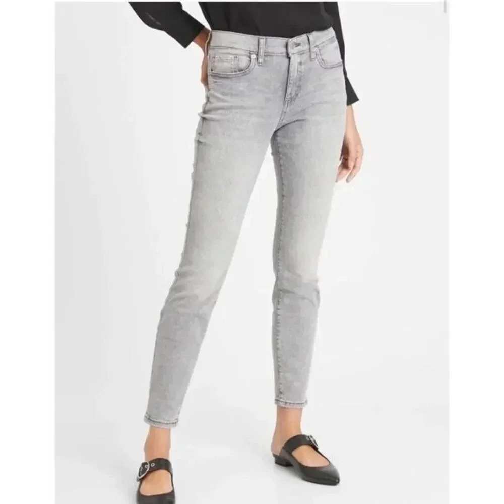 - Banana Republic factory Mid-Rise Grey Skinny Jean
